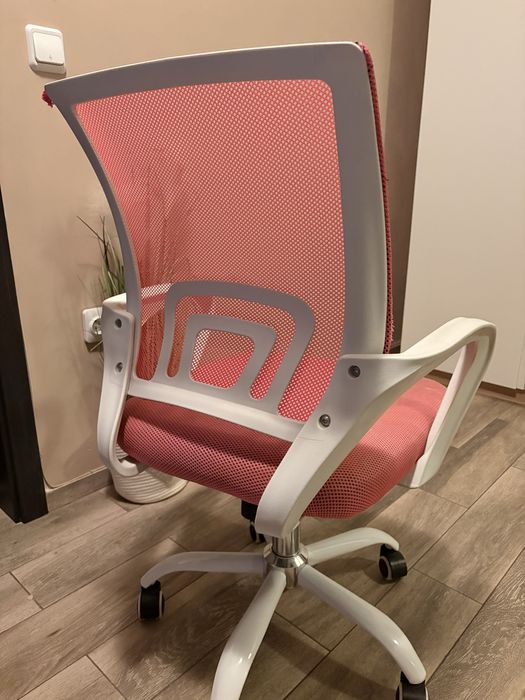 Детски стол за бюро