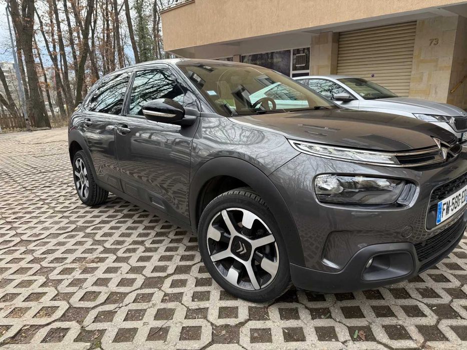 Citroen C4 Cactus 1.2 pure tech 110 hp.