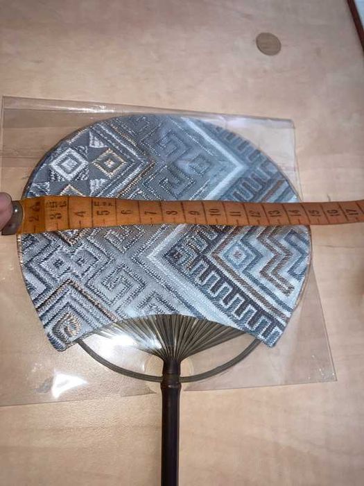 Evantai cu fir de mătase
Nou fără etichetă