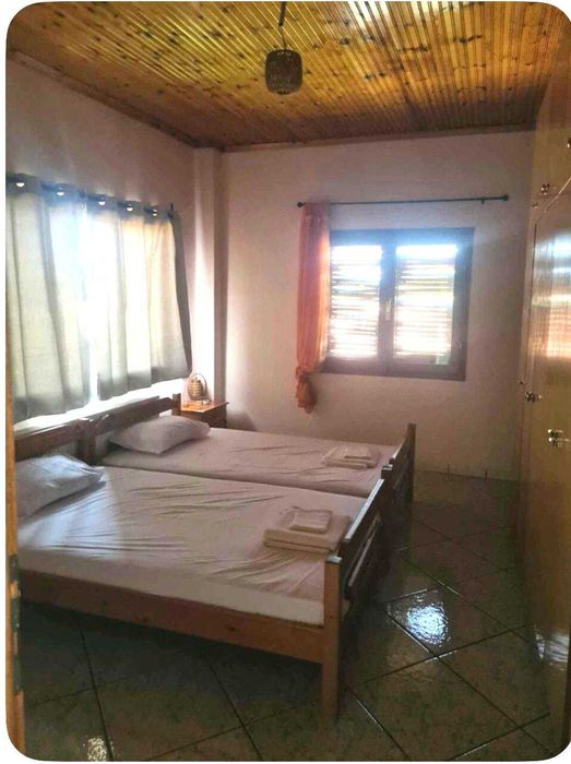 Продава апартамент - етаж от къща  с площ 70 м2 в Аспровалта, Гърция