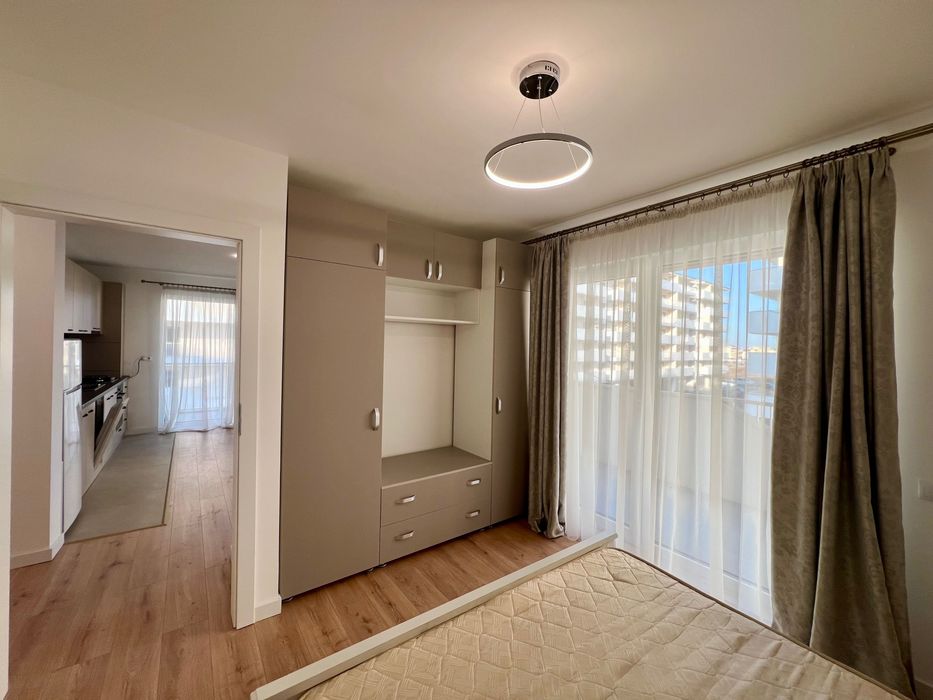 Inchiriez apartament Floresti