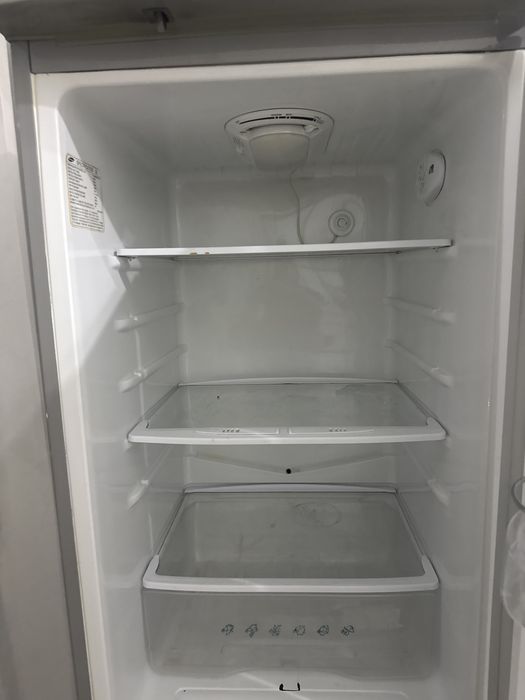 Холодильник Samsung