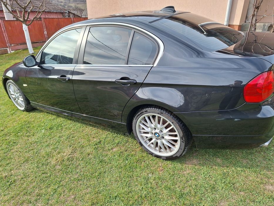 BMW320 iF 10 an de fabricație 2009