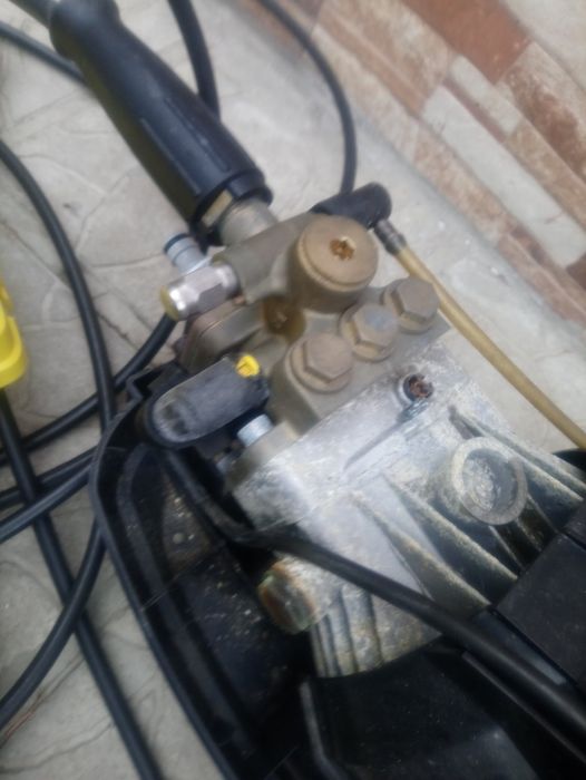 Машина за Отпушване на Канали Водоструйка  Karcher hd725 160barProfi