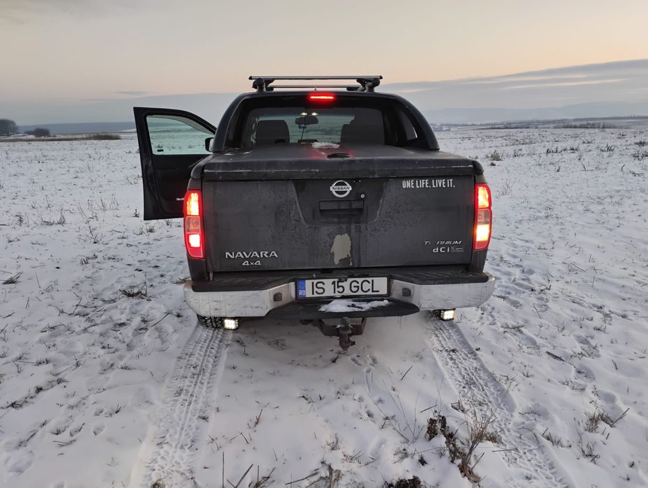 Navara 2.5 automată, autoutilitara