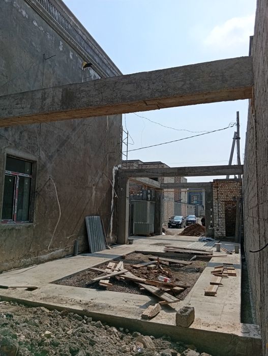 Уй сотилади 80% битган 3 қаватли