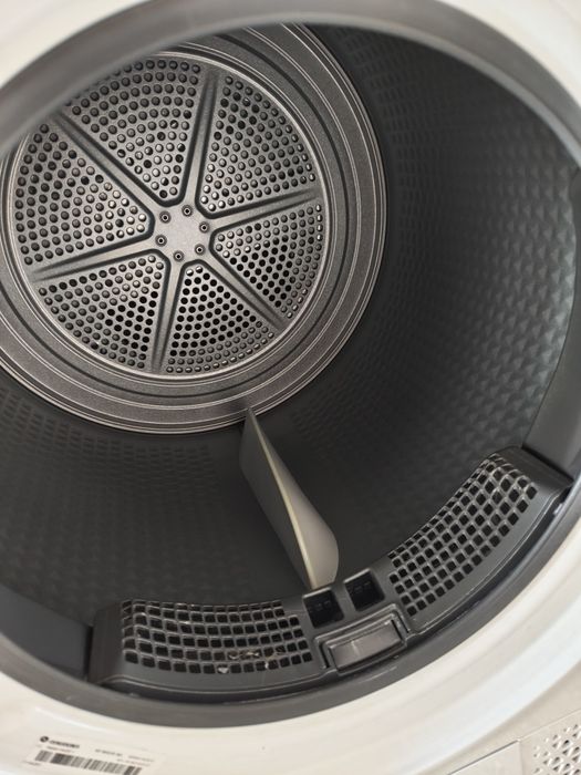 Продавам Сушилня Hotpoint Ariston