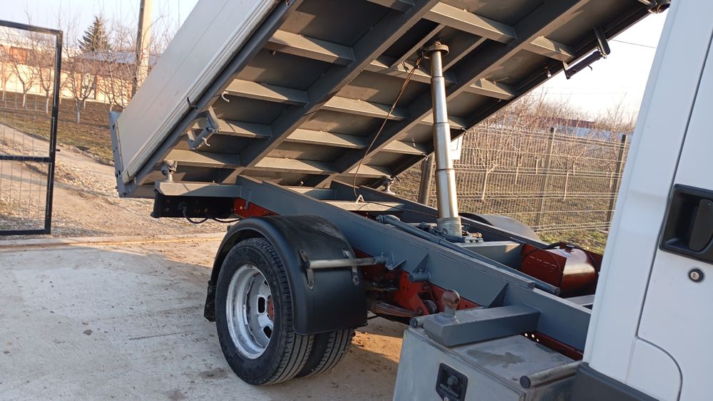 Iveco Daily 35c13 basculabil anul 2004 Italia