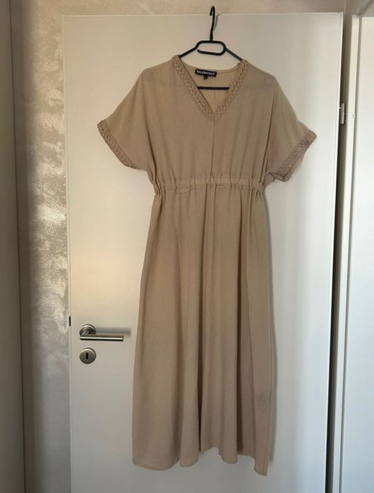 Rochie bej cu mânecă scurtă