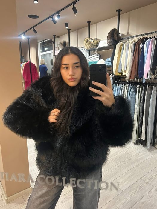 Черно късо палто косъм