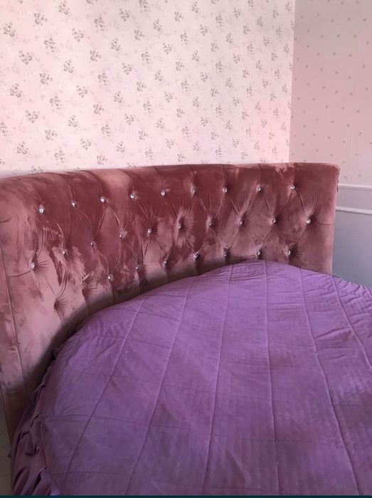 Круглая кровать.