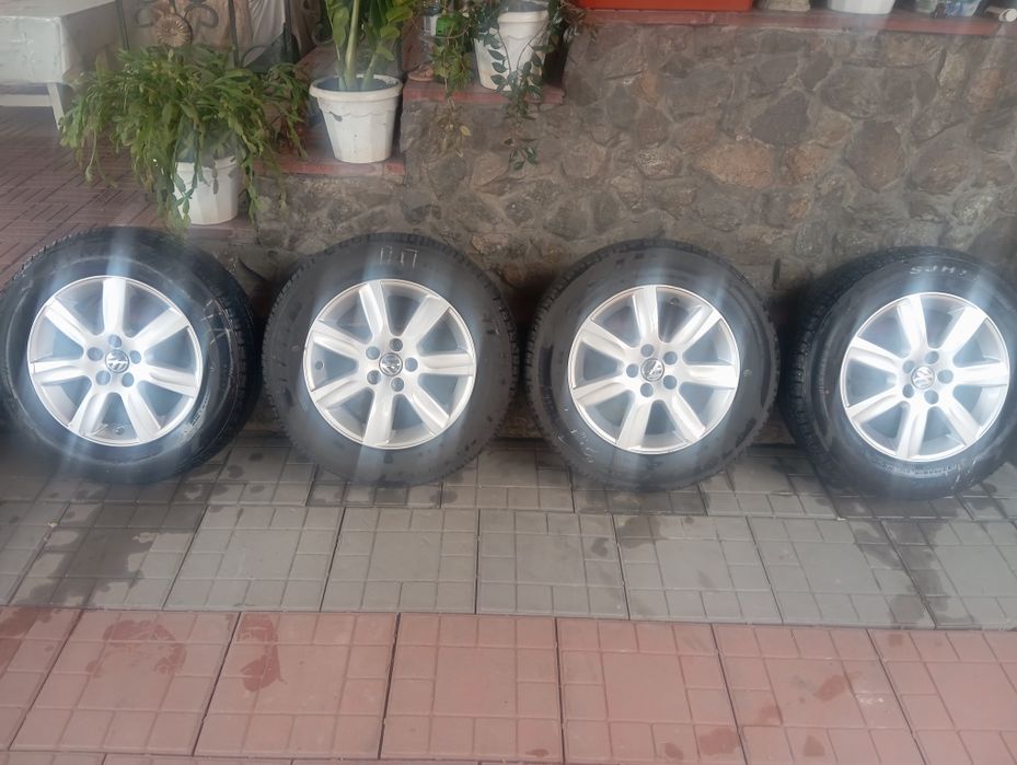 Диски с шинами на Фольксваген