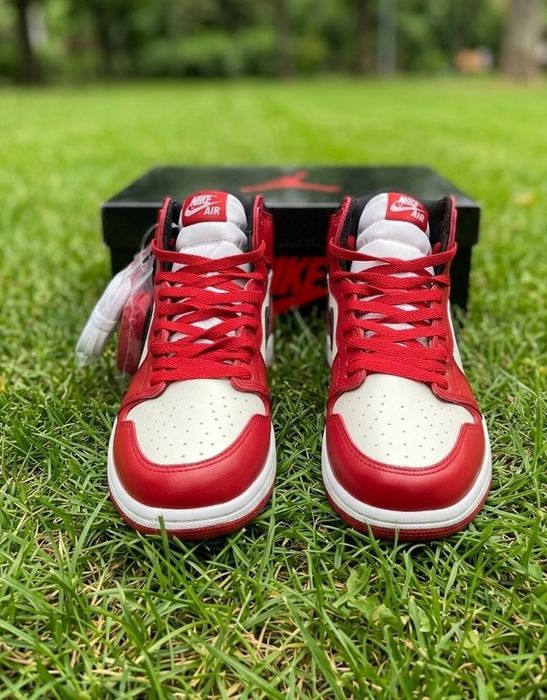 Adidasi Jordan 1 High Chicago Red