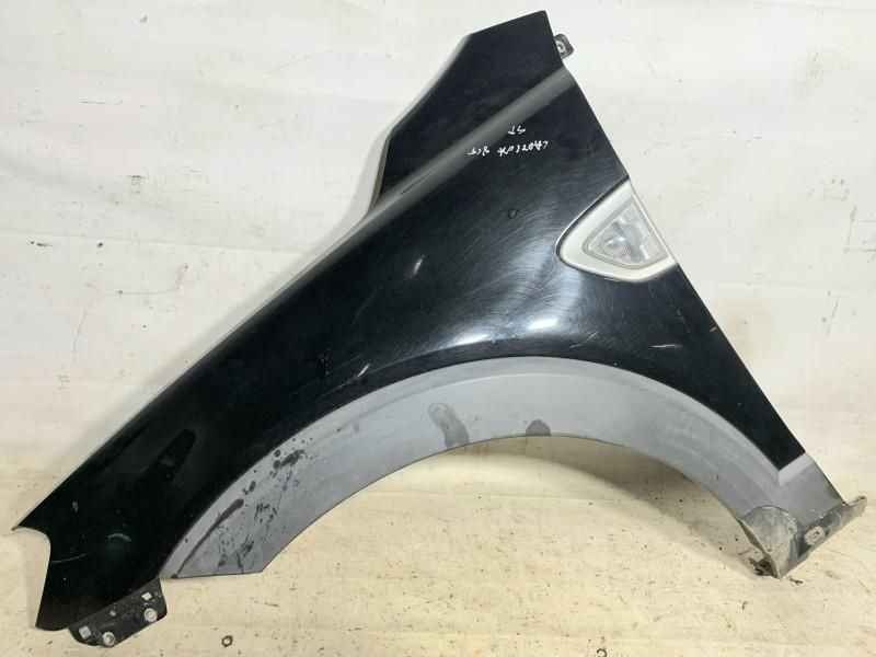Aripa fata stanga Chevrolet Captiva C100, C140 SUV culoare neagra