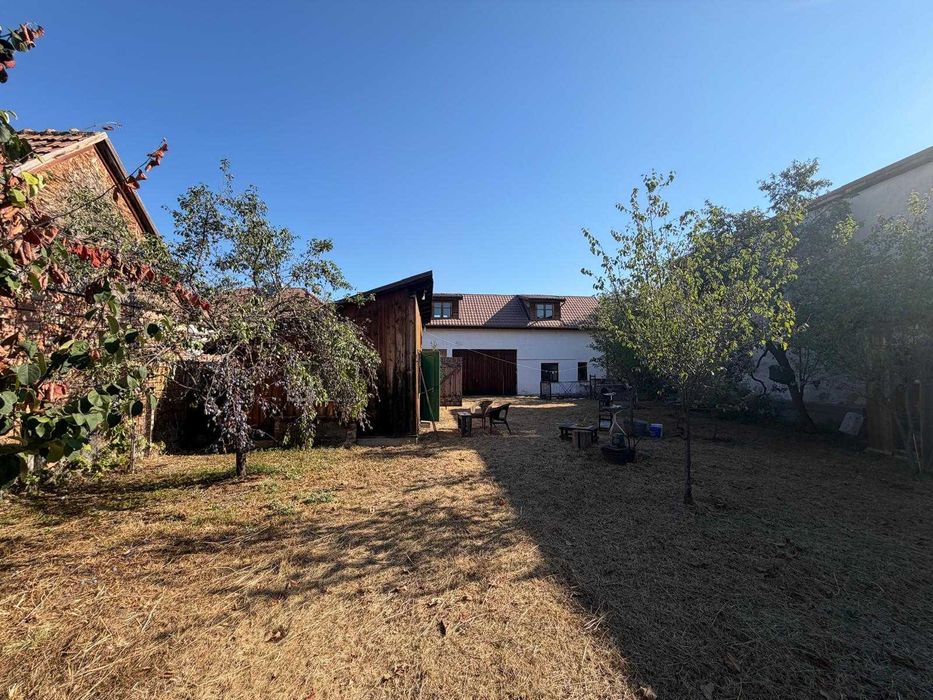 Vand casa singur in curte - 1063 mp teren - Selimbar