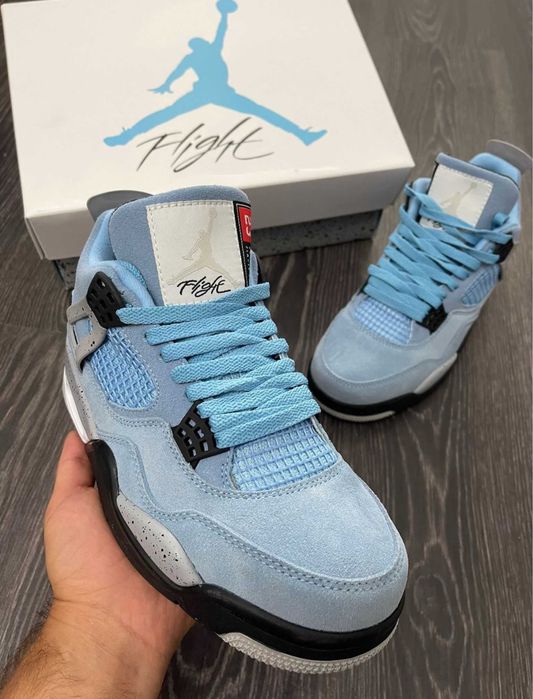 Jordan 4 Uniersity blue - 39