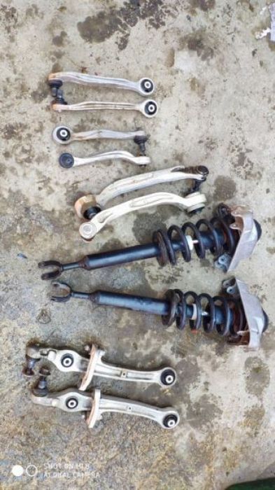 Шенкел с главина преден носачи кокали Амортисьори AUDI A6 4F Facelif