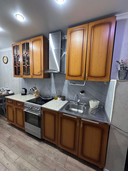 Кухонный гарнитур вместе с техникой