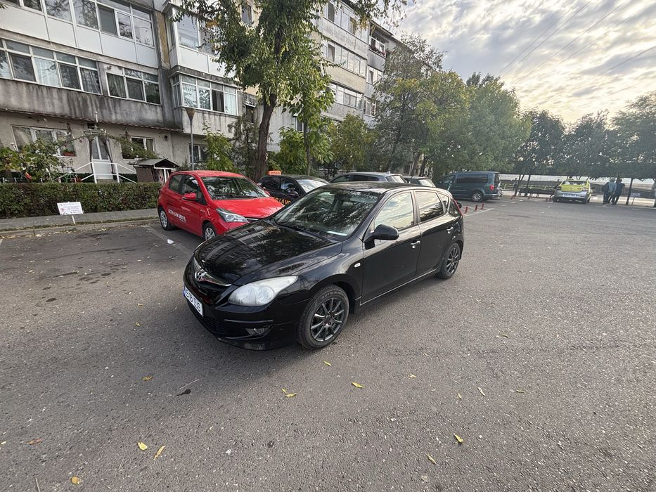 Hyundai i30 - 2300€