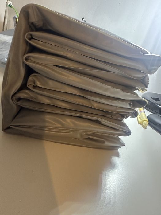 Cadă pliabila pentru copii, dimensiuni aproximative 80×45×25 cm.