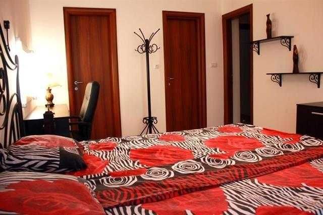 Дава се под наем Двустаен апартамент в Бургас, Център - 58 кв.м за 255 € - Снимка #4