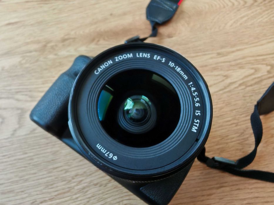 Canon EOS 60D DSLR + Canon 10-18mm