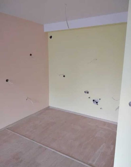 Продава се Тристаен апартамент в София, Център - 117 кв.м за 1881 €/кв.м - Снимка #2