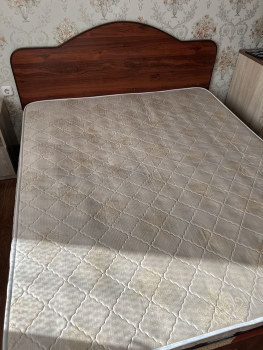 Продам двухспальную кровать