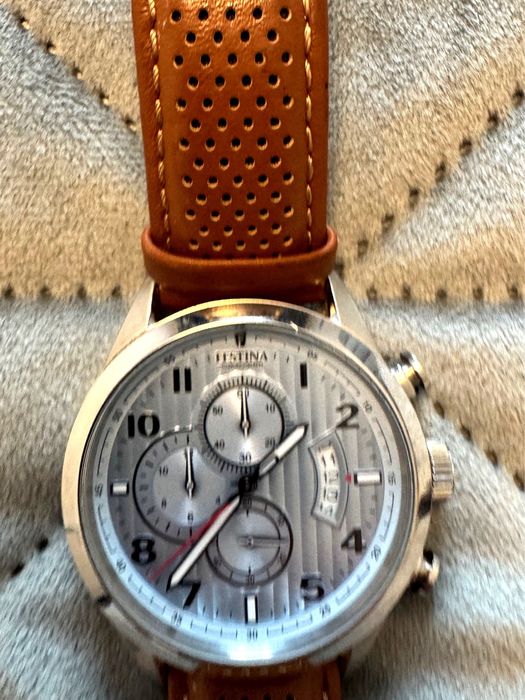Ceas Festina Chronograph, model F20271, curea piele, stare bună