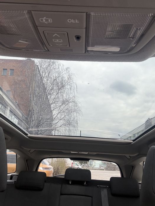 Toyota Auris Hybrid 1.8 • panoramic • 2013 • 274.000 km