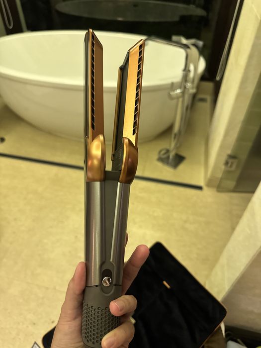 Dyson фен - выпрямитель