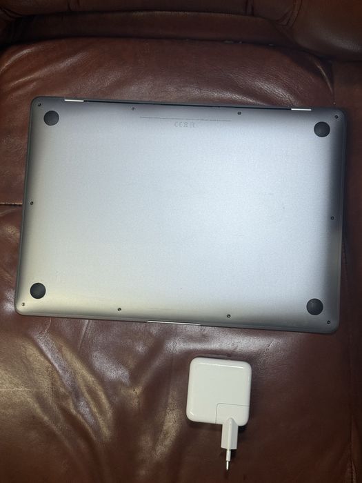 MacBook Air M1 256 гб 8