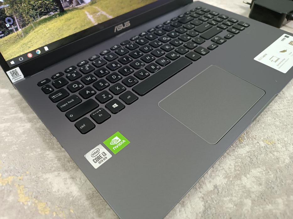 Ноутбук ASUS i3-10thGen Nvidia.