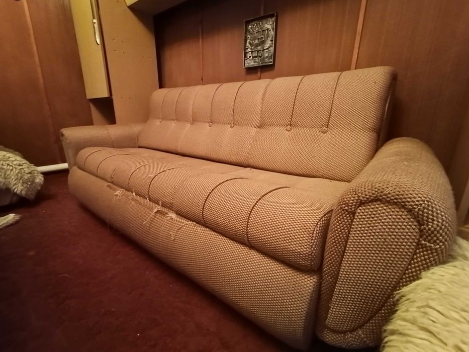 Диван, табуретки и фотьойли