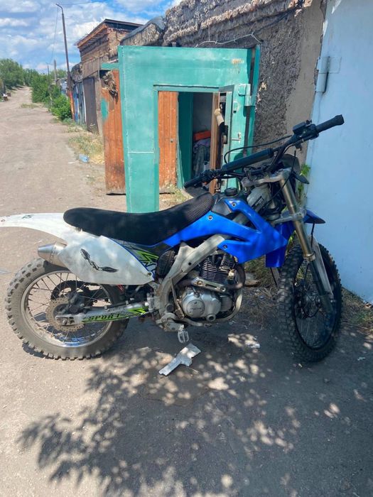 ПРОДАМ эндуро 250 кубов