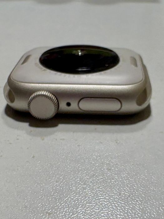 Apple Watch SE (2nd Gen, 40mm, Starlight)