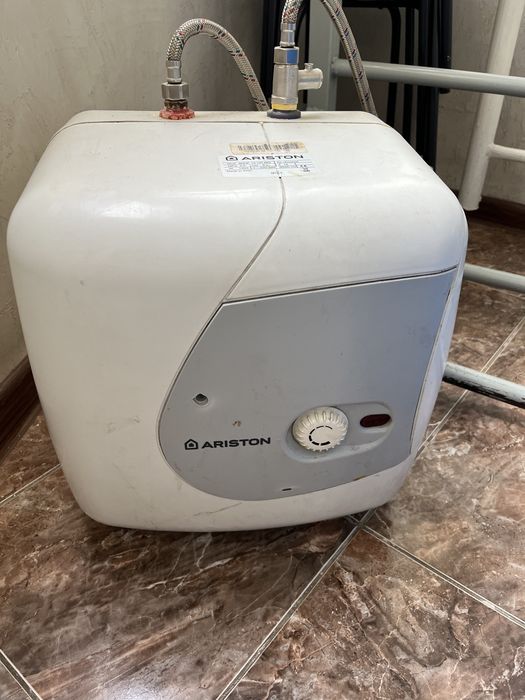 Бойлер Аристон. 15 литров