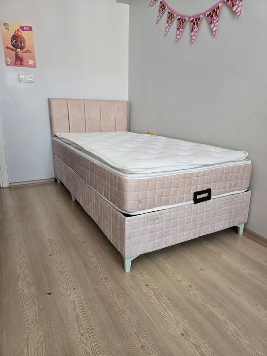 Спални и кревати с матраци за хотели и домове