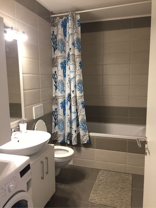 Proprietar, inchiriez apart. 2 cam. tip studio, mall Coresi, Tractorul