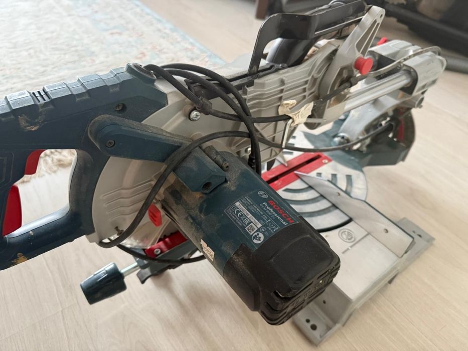 Углорез пила Bosch