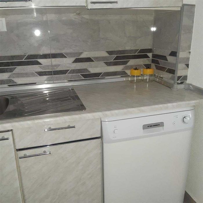 Дава се под наем Тристаен апартамент в Бургас, Славейков - 70 кв.м за 255 € - Снимка #7