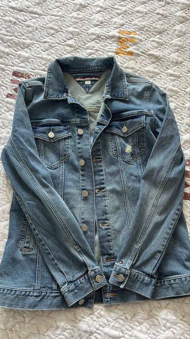 Продам джинсовку Tommy Hilfiger