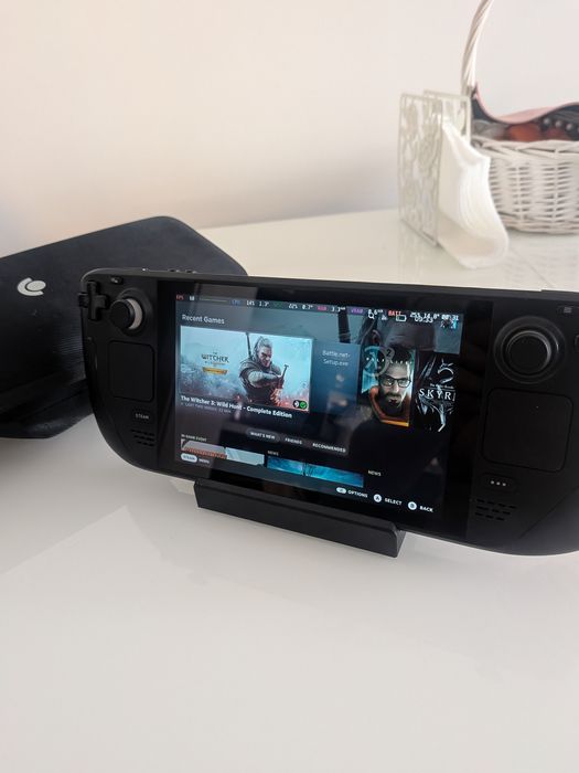 Steam Deck 64 + 256 LCD + оригинална докинг станция Valve