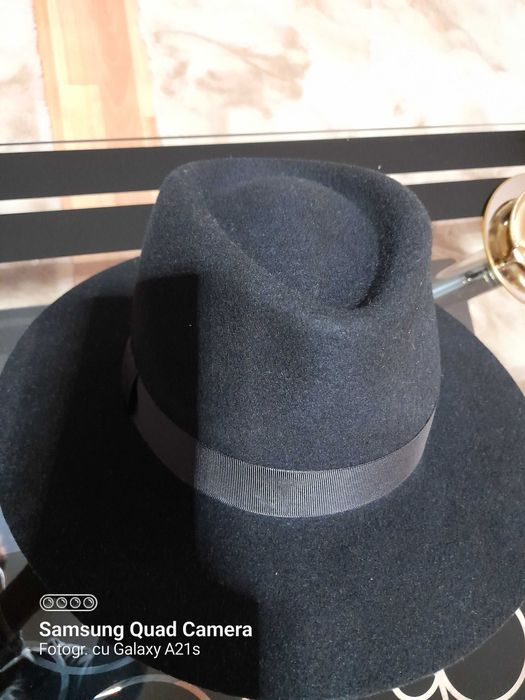 Vând pălărie unisex