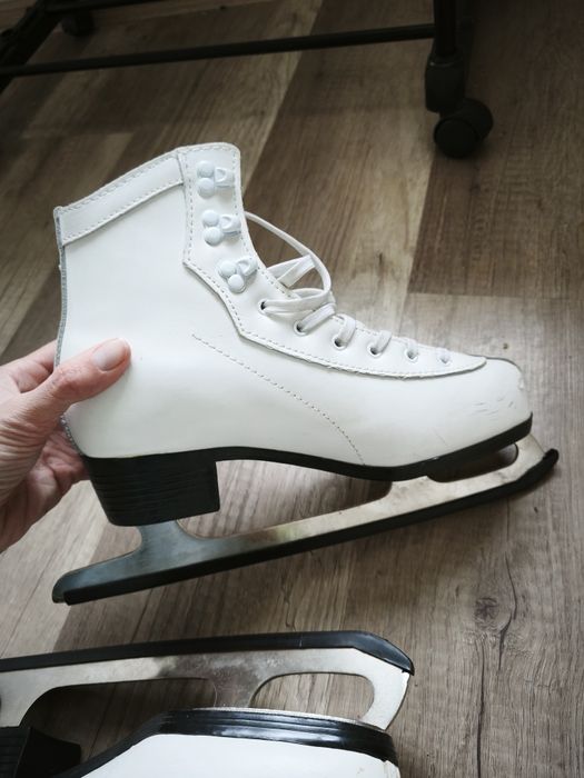 Кънки за лед в отлично състояние