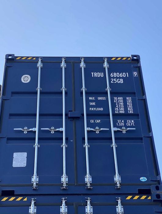 Vand containere maritime