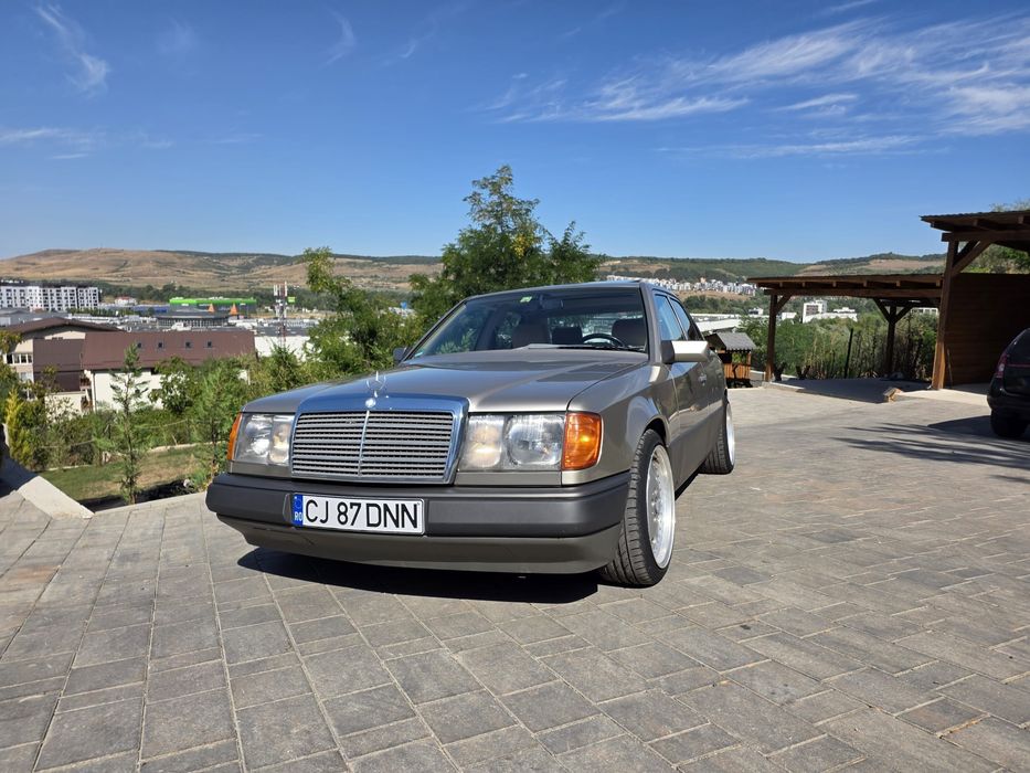 MERCEDES-BENZ E-Class 1986 — imagine 4