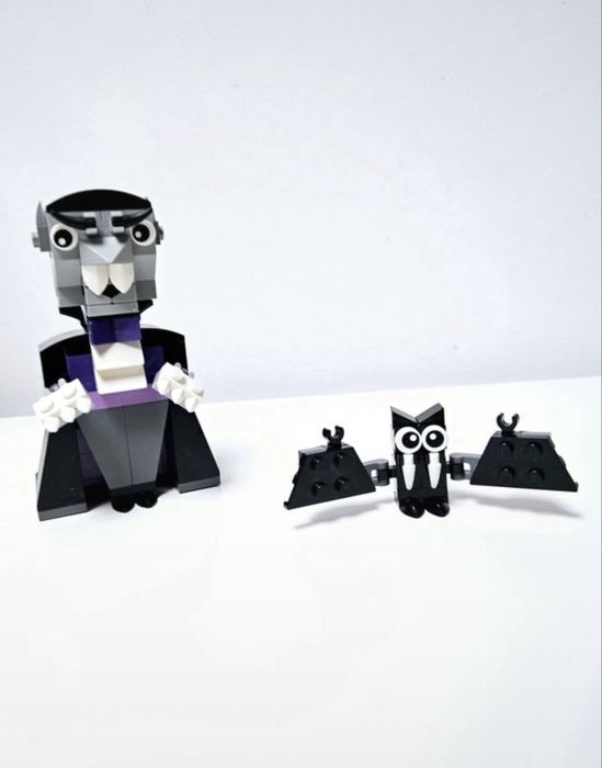 Lego Seasonal Halloween 40203 - Vampire and Bat (2016)