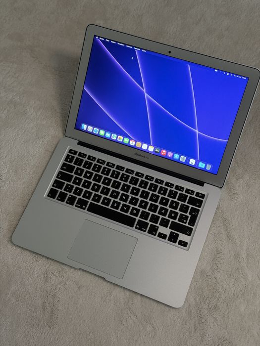 Macbook Air 13,3 inch impecabil i5 | 8GB RAM| SSD