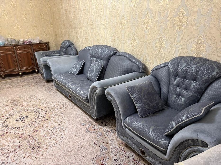Продам диван и кресла